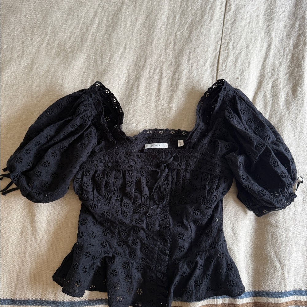 Doen eyelet blouse